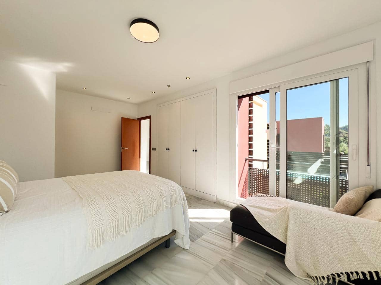 4 camera da letto Villa in vendita in Benahavis con piscina garage - 679.000 € (Rif: 9023732)