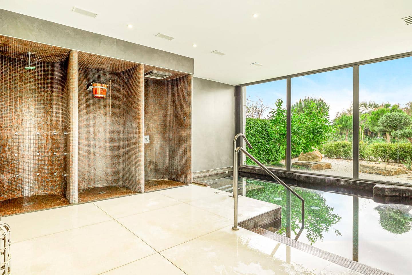 3 sypialnia Mieszkanie na sprzedaż w Estepona z basenem garażem - 1 145 000 € (Ref: 9029139)