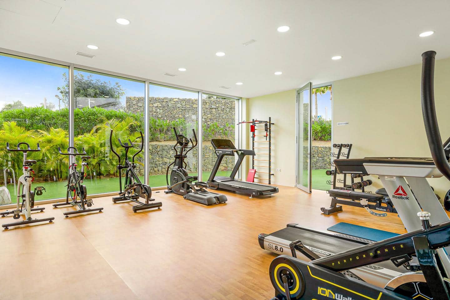 3 sypialnia Mieszkanie na sprzedaż w Estepona z basenem garażem - 1 145 000 € (Ref: 9029139)