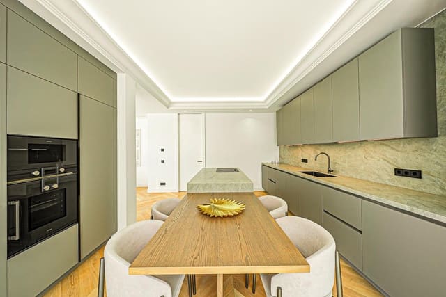 6 Zimmer Villa zu verkaufen in Lomas De Marbella, Marbella mit Pool Garage - 6.400.000 € (Ref: 9029140)