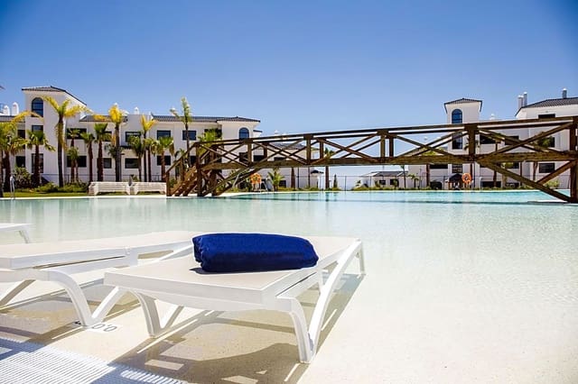 2 quarto Apartamento para venda em Altos de Estepona, Estepona com piscina garagem - 871 442 € (Ref: 9032688)