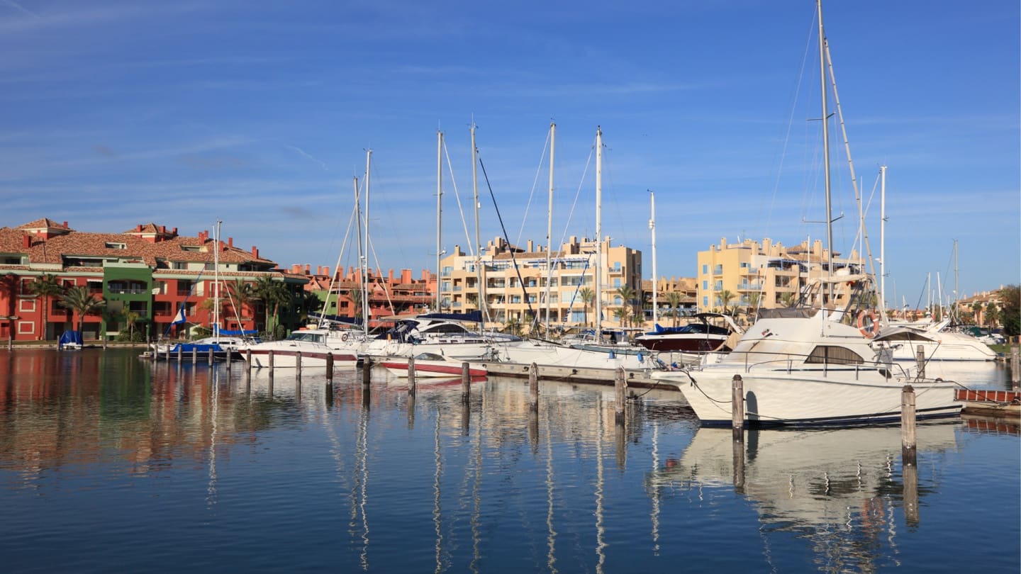 3 soveværelse Bungalow til salg i Manilva med swimmingpool garage - € 638.000 (Ref: 9053754)