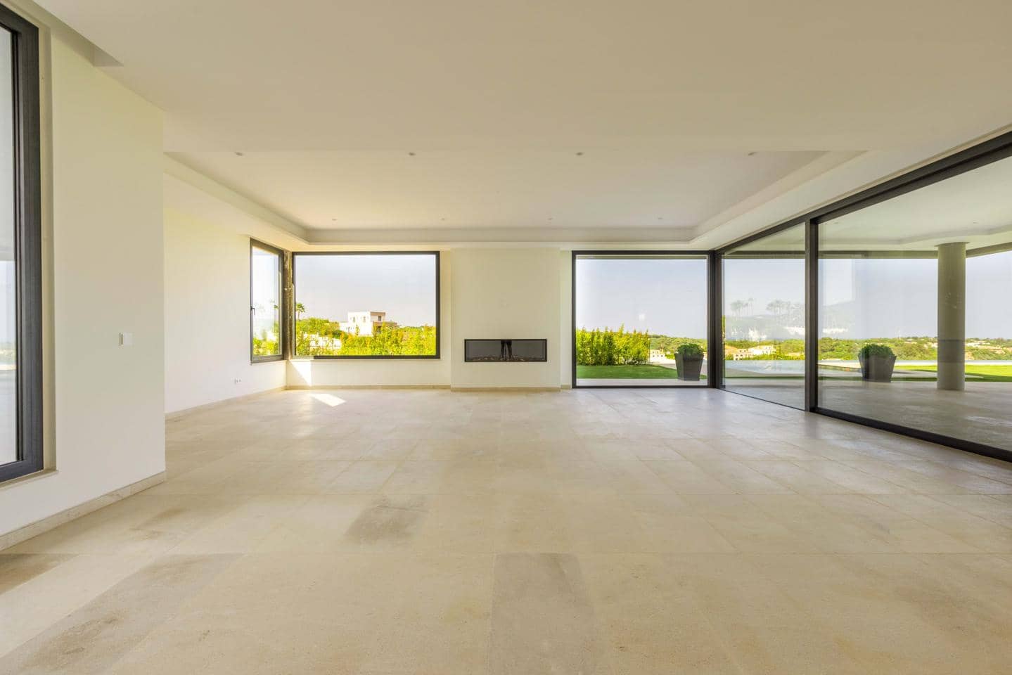 6 soverom Villa til salgs i Sotogrande med svømmebasseng garasje - € 6 975 000 (Ref: 9081010)