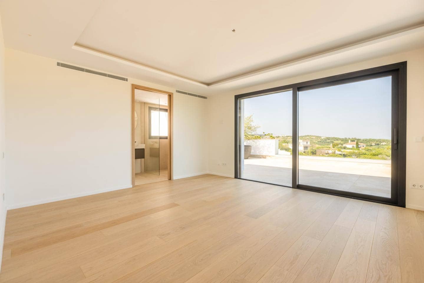 6 soverom Villa til salgs i Sotogrande med svømmebasseng garasje - € 6 975 000 (Ref: 9081010)