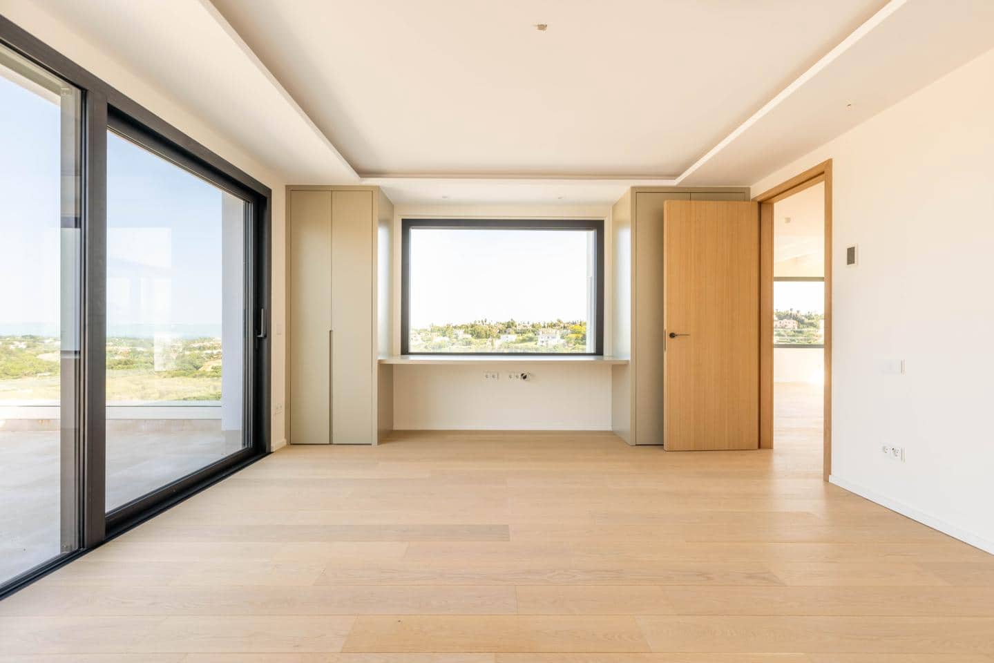 6 soverom Villa til salgs i Sotogrande med svømmebasseng garasje - € 6 975 000 (Ref: 9081010)