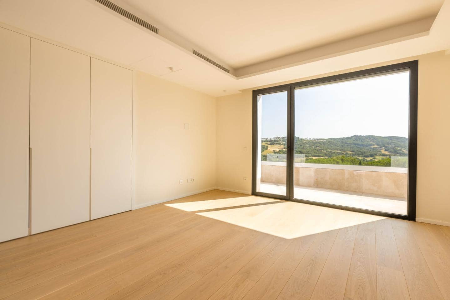 6 soverom Villa til salgs i Sotogrande med svømmebasseng garasje - € 6 975 000 (Ref: 9081010)