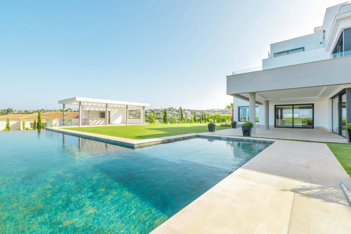 6 soverom Villa til salgs i Sotogrande med svømmebasseng garasje - € 6 975 000 (Ref: 9081010)