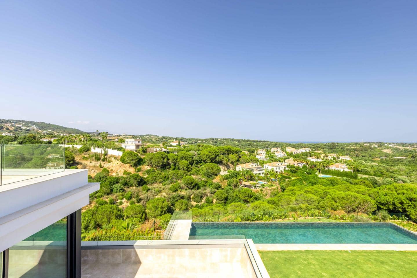 6 soverom Villa til salgs i Sotogrande med svømmebasseng garasje - € 6 975 000 (Ref: 9081010)