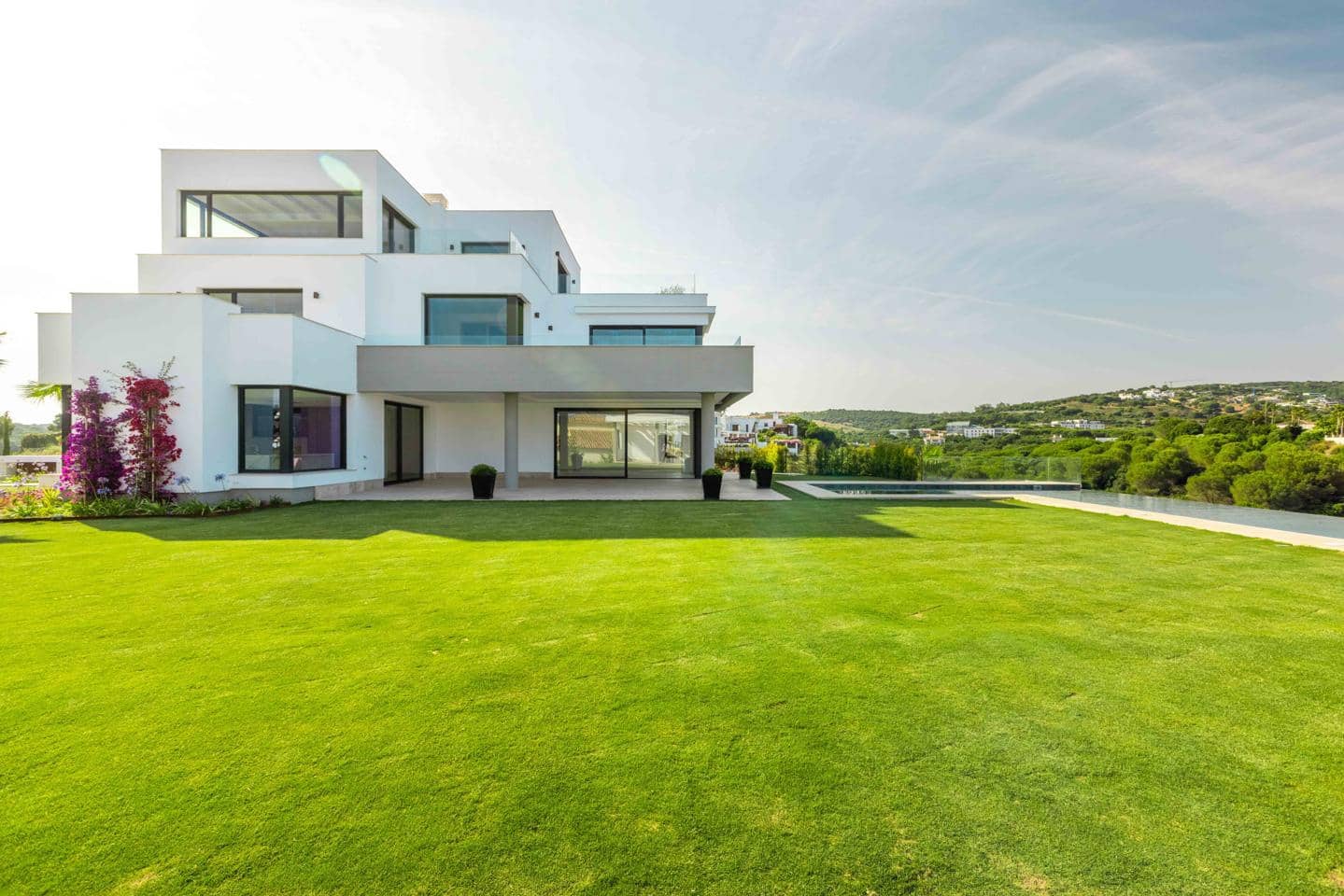 6 soverom Villa til salgs i Sotogrande med svømmebasseng garasje - € 6 975 000 (Ref: 9081010)