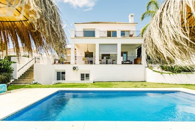 5 Zimmer Villa zu verkaufen in La Concha - Resina Golf, Estepona mit Pool Garage - 1.495.000 € (Ref: 9100216)