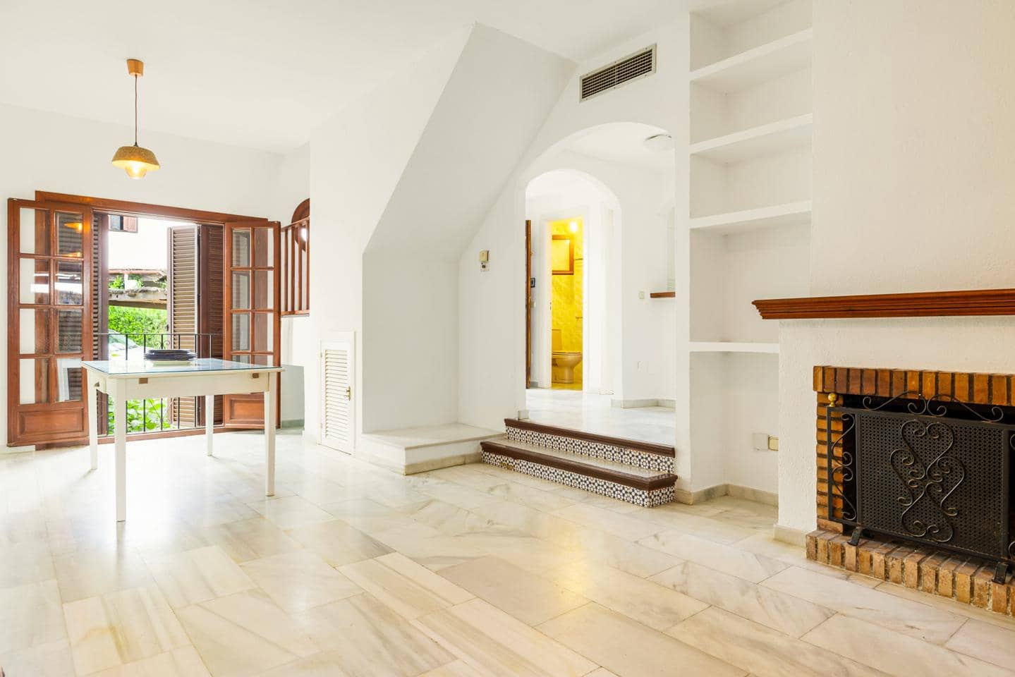 2 bedroom Villa for sale in Estepona with pool garage - € 495,000 (Ref: 9100219)