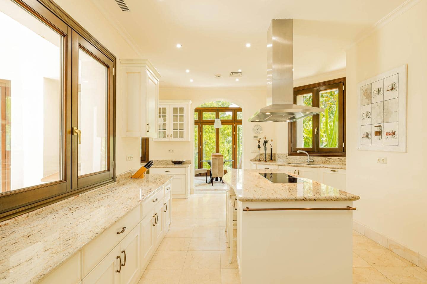 7 soverom Villa til salgs i Benahavis med svømmebasseng garasje - € 6 250 000 (Ref: 9100220)