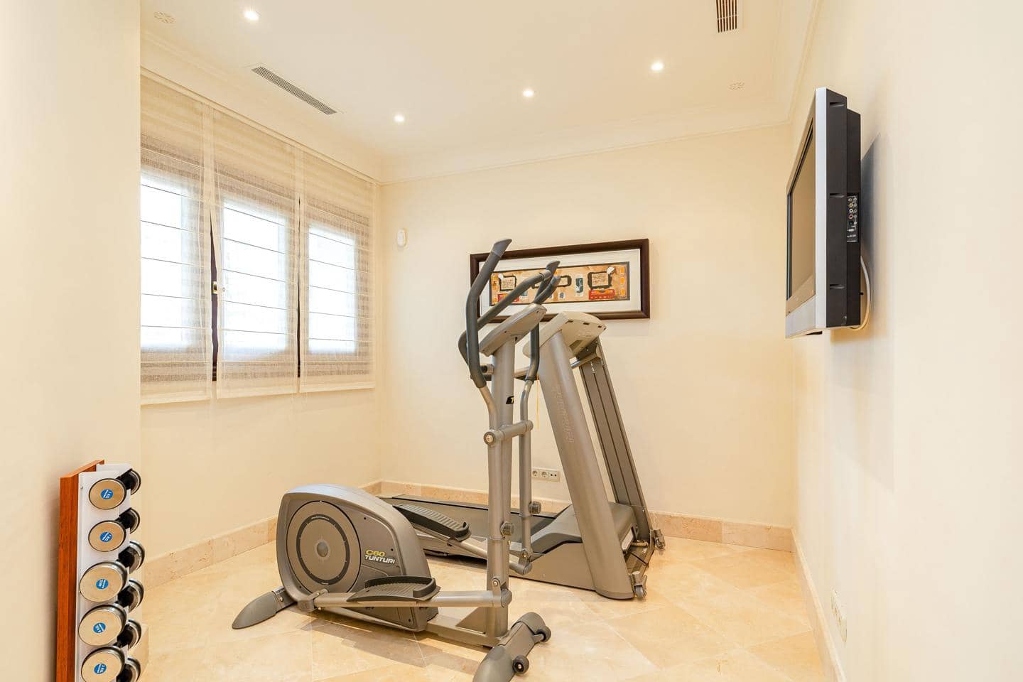 7 soverom Villa til salgs i Benahavis med svømmebasseng garasje - € 6 250 000 (Ref: 9100220)