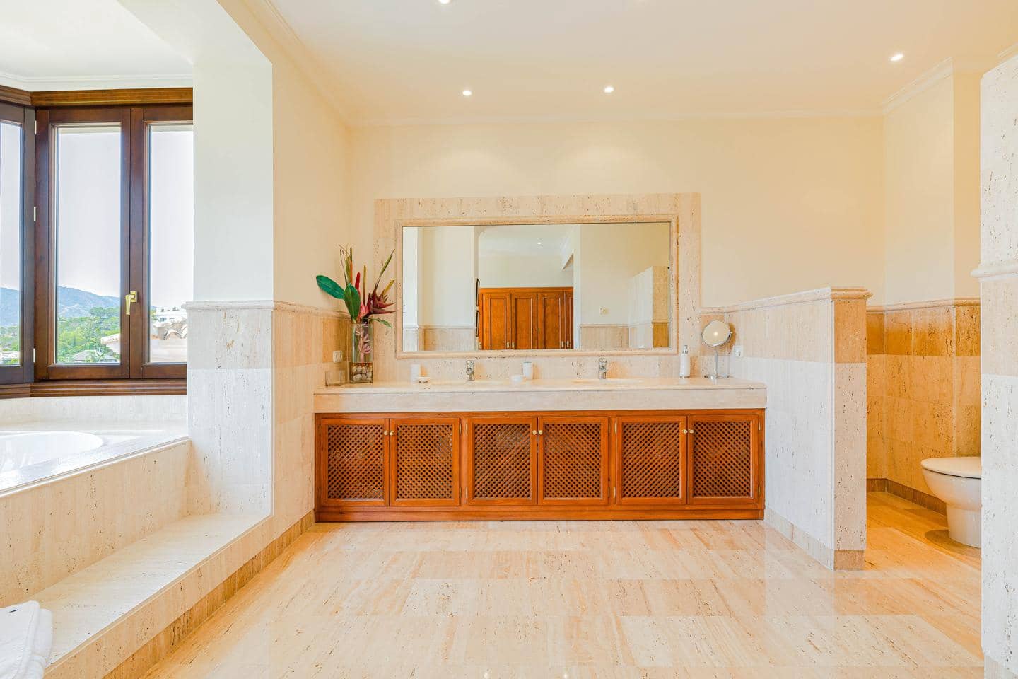 7 soverom Villa til salgs i Benahavis med svømmebasseng garasje - € 6 250 000 (Ref: 9100220)