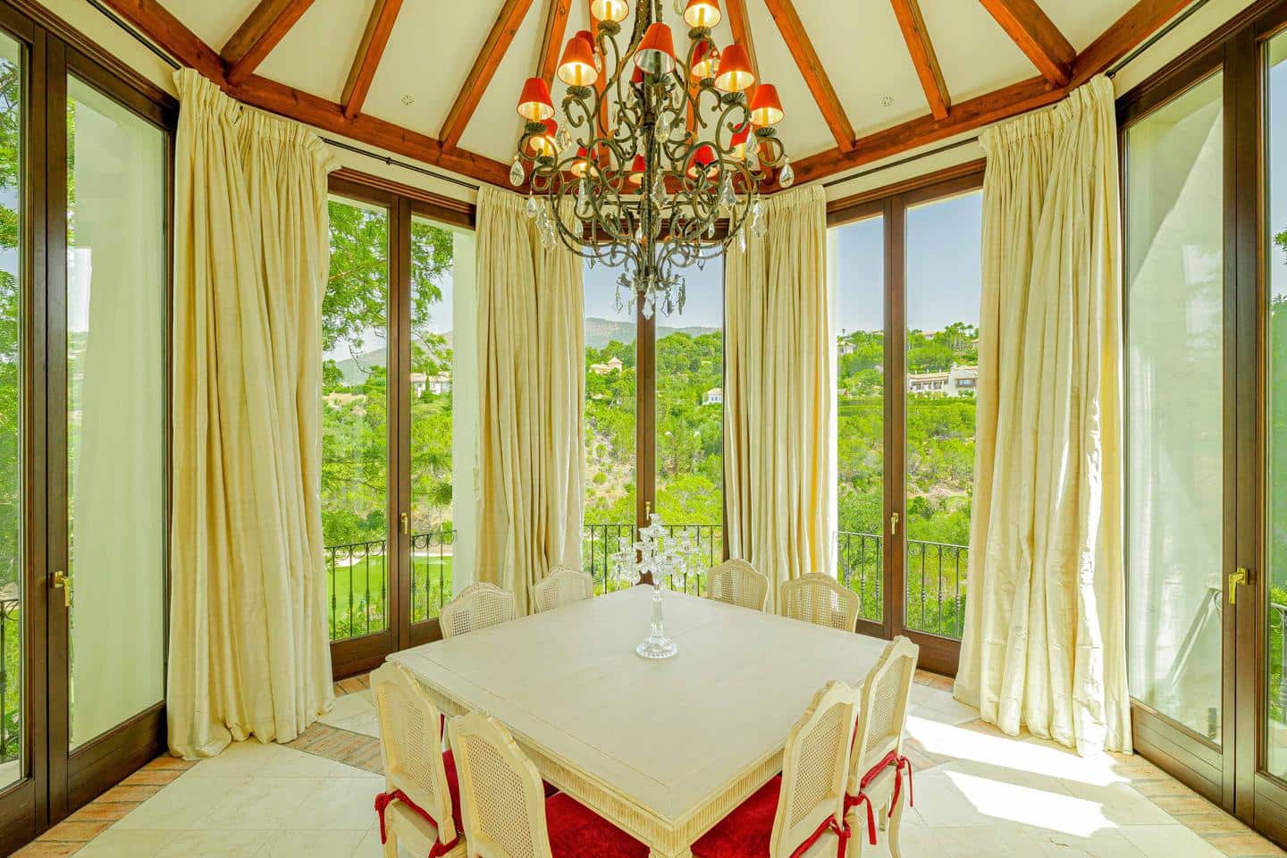 7 soverom Villa til salgs i Benahavis med svømmebasseng garasje - € 6 250 000 (Ref: 9100220)