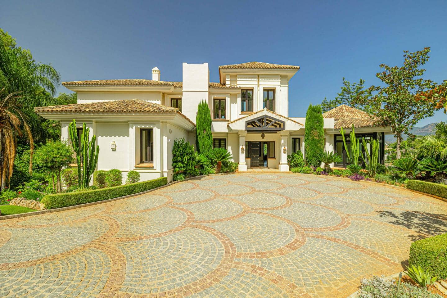 7 soverom Villa til salgs i Benahavis med svømmebasseng garasje - € 6 250 000 (Ref: 9100220)