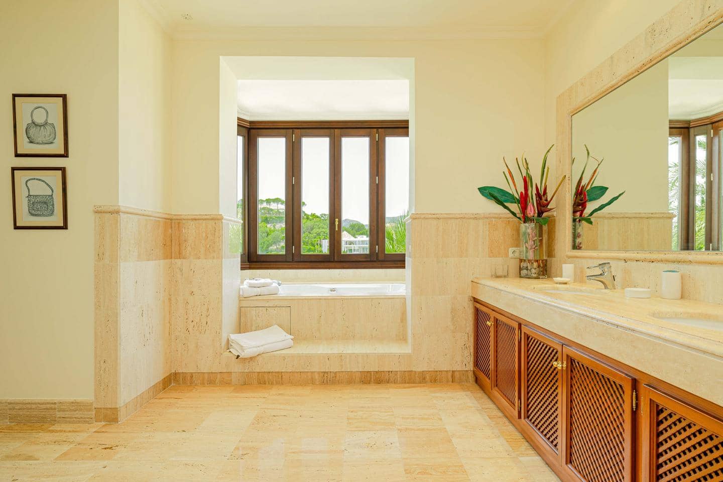 7 soverom Villa til salgs i Benahavis med svømmebasseng garasje - € 6 250 000 (Ref: 9100220)