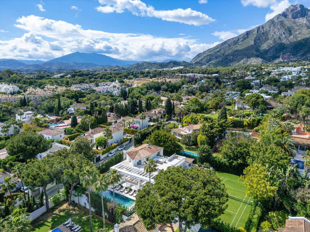6 soveværelse Villa til salg i Marbella med swimmingpool garage - € 8.950.000 (Ref: 9111508)