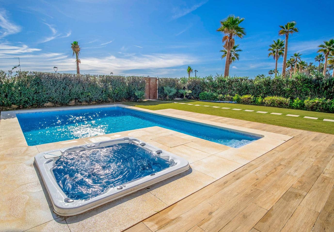 4 chambre Villa/Maison à vendre à New Golden Mile avec piscine garage - 4 500 000 € (Ref: 9115650)