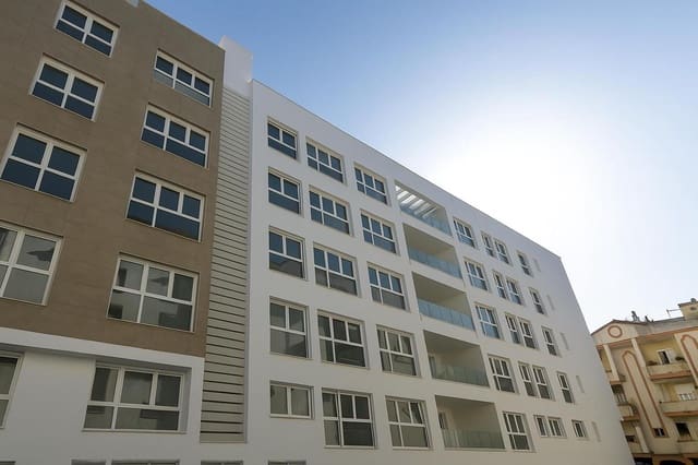 1 quarto Apartamento para venda em Puerto de Estepona, Estepona com piscina garagem - 295 000 € (Ref: 9118128)