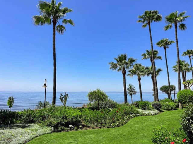 3 bedroom Flat for sale in Guadalmansa, Estepona with pool garage - € 2,350,000 (Ref: 9184461)