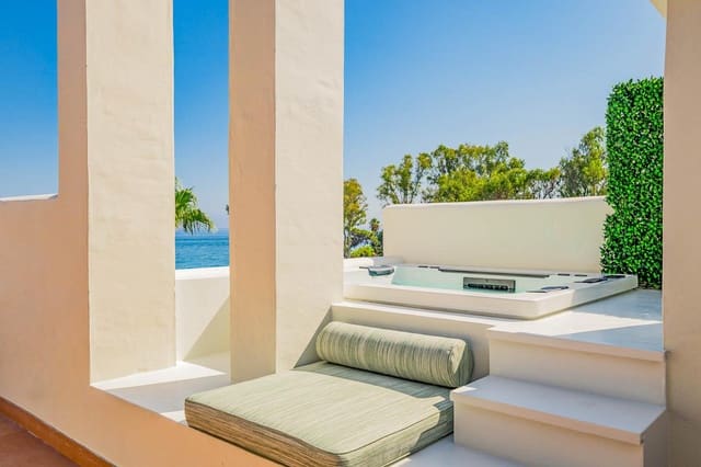 3 slaapkamer Flat te koop in El Velerín, Estepona met zwembad garage - € 2.995.000 (Ref: 9207844)