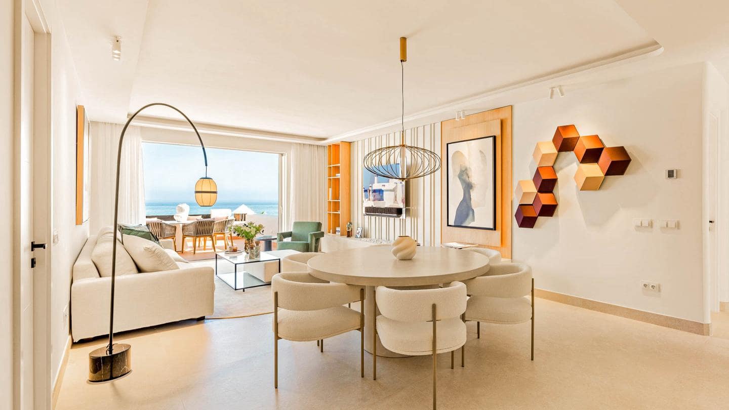 3 makuuhuone Asunto myytävänä paikassa New Golden Mile mukana uima-altaan 
autotalli - 2 995 000 € (Ref: 9207844)