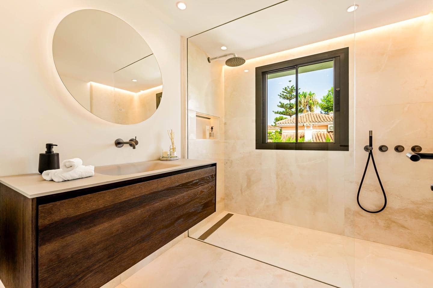 5 slaapkamer Villa te koop in Marbella met zwembad garage - € 7.800.000 (Ref: 9230182)