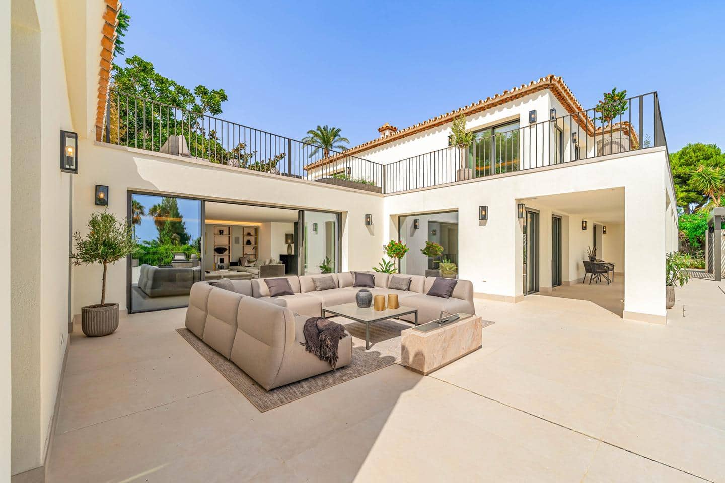 5 slaapkamer Villa te koop in Marbella met zwembad garage - € 7.800.000 (Ref: 9230182)
