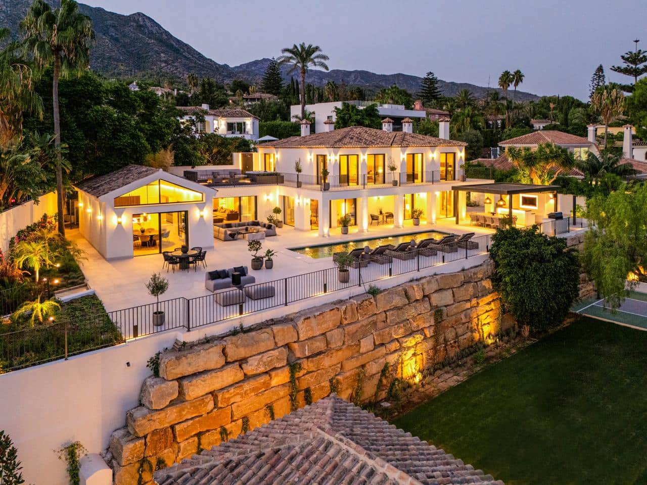 5 slaapkamer Villa te koop in Marbella met zwembad garage - € 7.800.000 (Ref: 9230182)