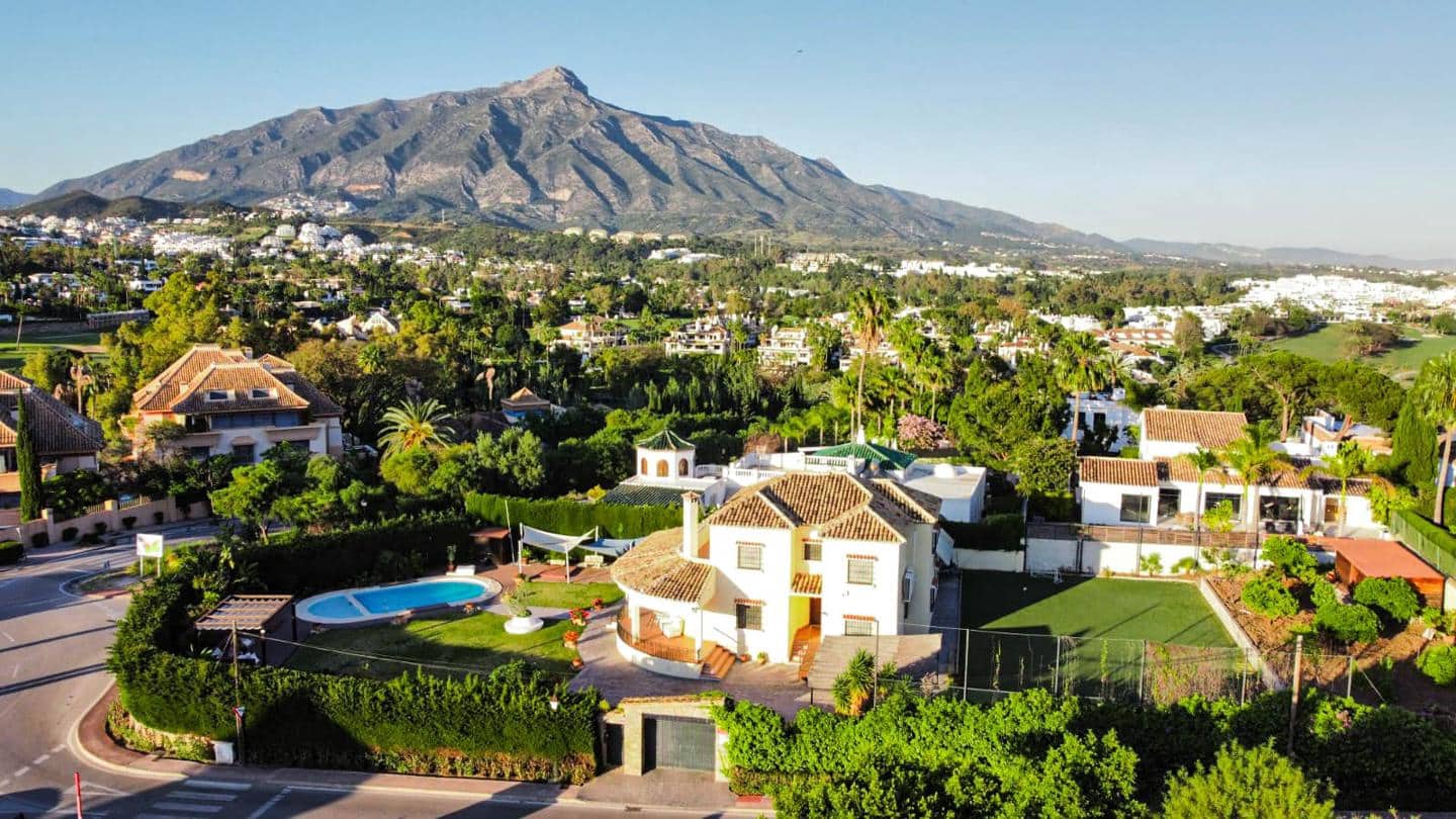 6 slaapkamer Villa te koop in Marbella met zwembad garage - € 2.525.000 (Ref: 9230237)