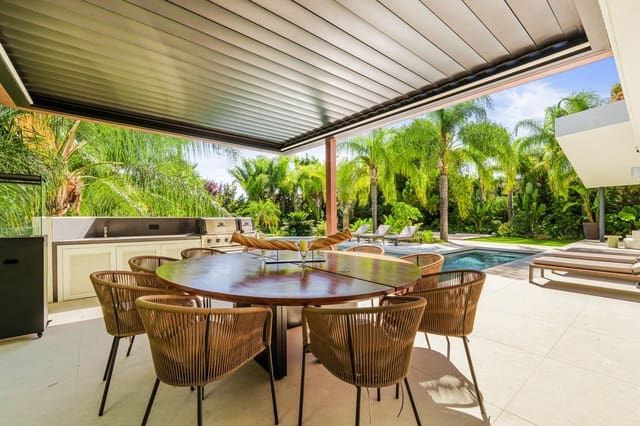 Chalet de 5 habitaciones en Hacienda Las Chapas, Marbella en venta con piscina garaje - 5.875.000 € (Ref: 9247858)