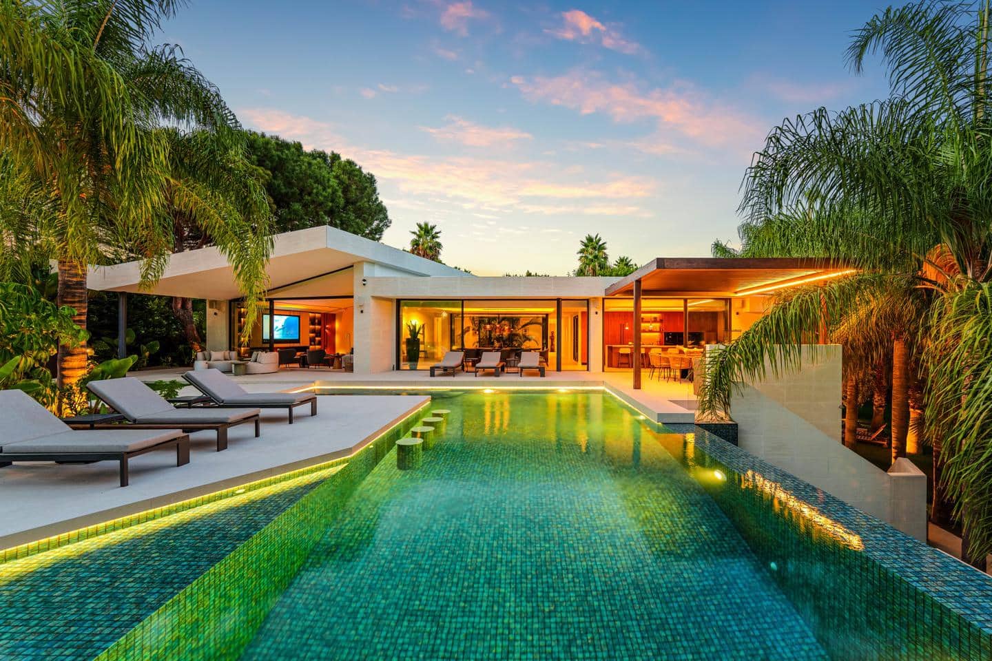 Chalet de 5 habitaciones en Marbella en venta con piscina garaje - 5.875.000 € (Ref: 9247858)