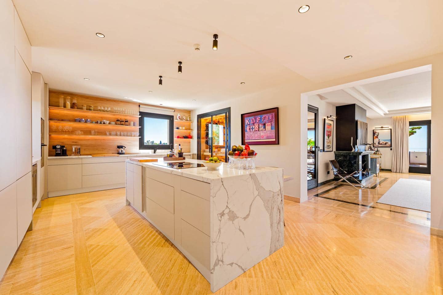 Piso de 4 habitaciones en Marbella en venta con piscina garaje - 3.695.000 € (Ref: 9247900)