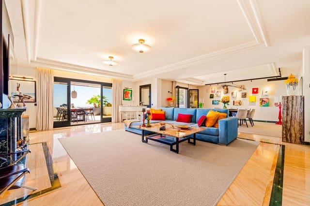 4 makuuhuone Asunto myytävänä paikassa Sierra Blanca, Marbella mukana uima-altaan 
autotalli - 3 695 000 € (Ref: 9247900)