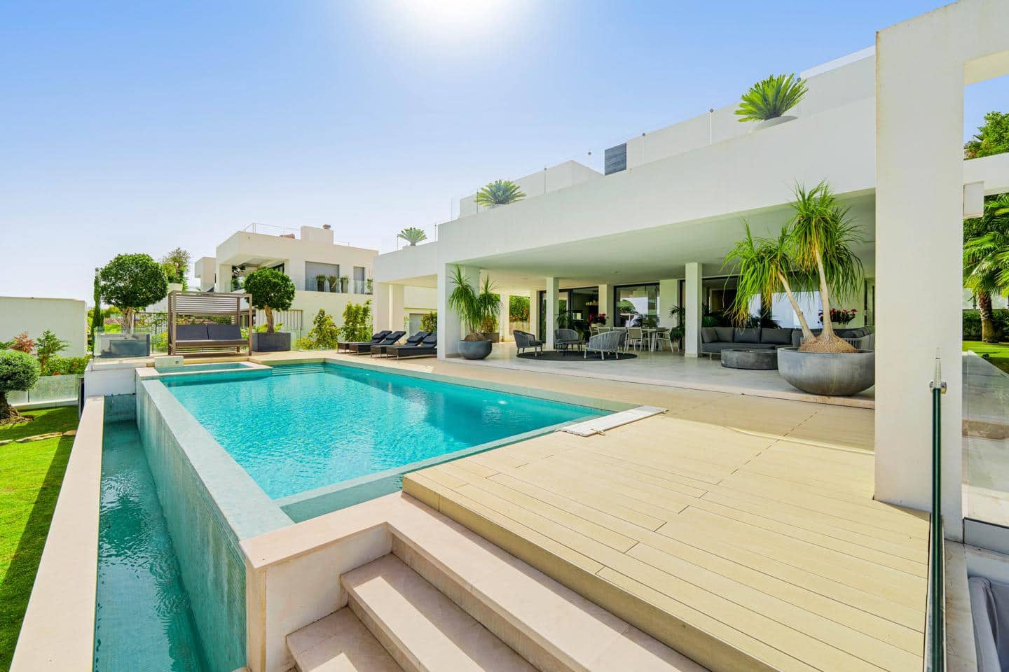 5 slaapkamer Villa te koop in Marbella met zwembad garage - € 4.995.000 (Ref: 9255944)