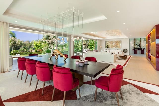 6 soverom Villa til salgs i Aloha Golf, Marbella med svømmebasseng garasje - € 10 900 000 (Ref: 9255945)