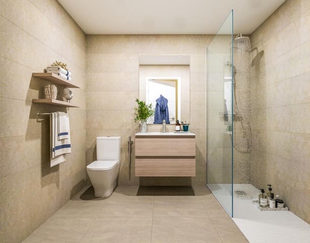 Piso de 3 habitaciones en La Duquesa / Puerto de la Duquesa, Manilva en venta con piscina garaje - 327.000 € (Ref: 9410032)