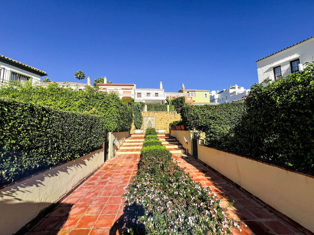 Chalet de 6 habitaciones en Marbella en venta con piscina garaje - 1.600.000 € (Ref: 9410187)