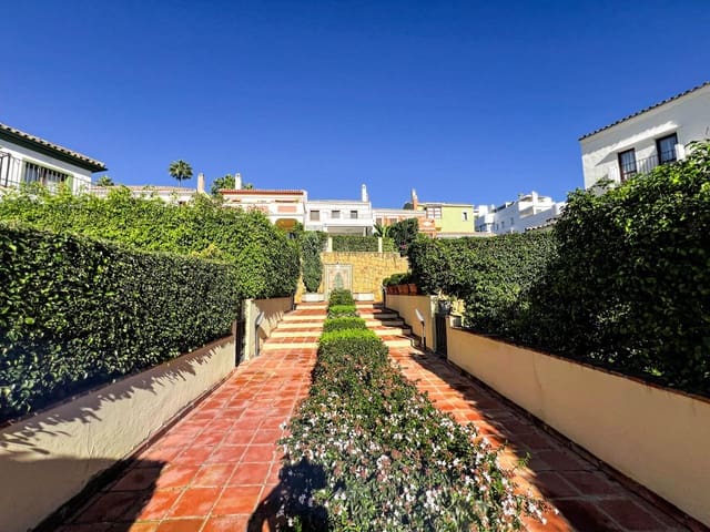 6 soverom Villa til salgs i La Carolina - Guadalpín, Marbella med svømmebasseng garasje - € 1 600 000 (Ref: 9410187)