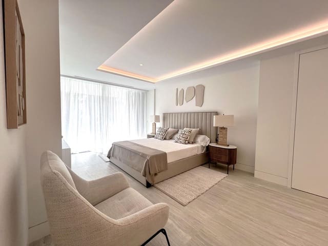 3 bedroom Flat for sale in Estepona with pool garage - € 2,950,000 (Ref: 9410292)