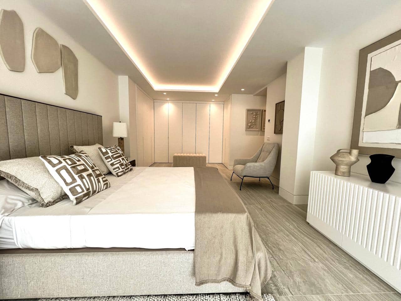 3 bedroom Flat for sale in Estepona with pool garage - € 2,950,000 (Ref: 9410292)