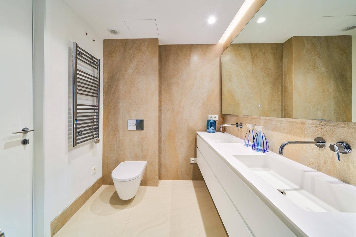 2 makuuhuone Asunto myytävänä paikassa Estepona mukana uima-altaan 
autotalli - 995 000 € (Ref: 9410293)