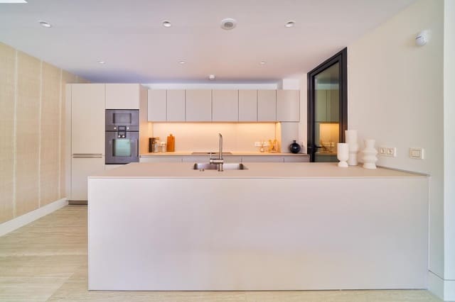 2 makuuhuone Asunto myytävänä paikassa Guadalobón, Estepona mukana uima-altaan 
autotalli - 995 000 € (Ref: 9410293)