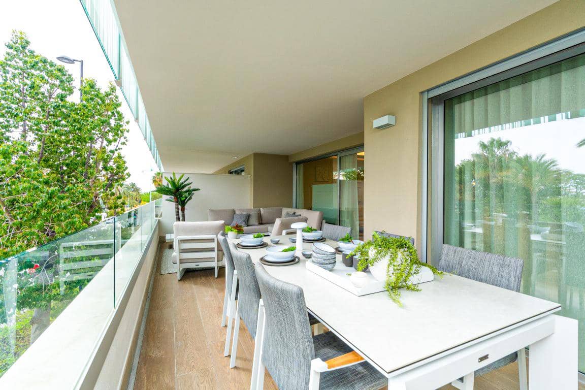 4 bedroom Flat for sale in Marbella with pool garage - € 1,490,000 (Ref: 9412878)