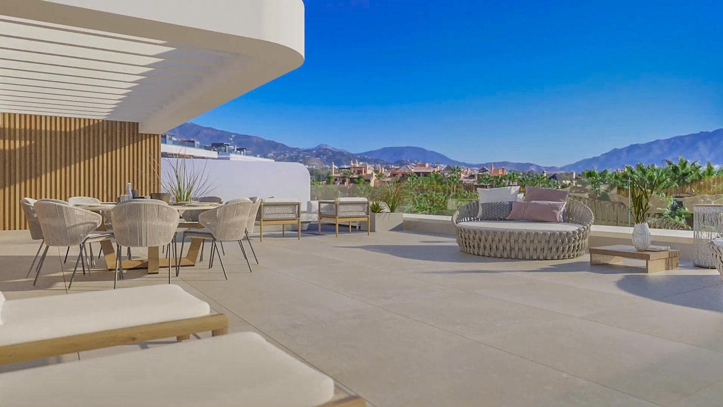 4 bedroom Villa for sale in El Paraiso with pool garage - € 1,480,000 (Ref: 9412882)