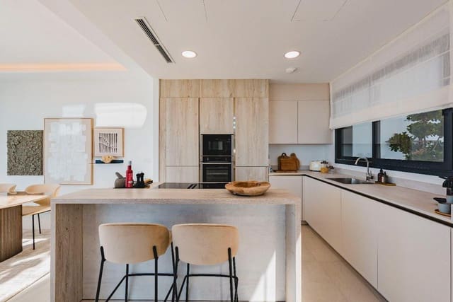 4 soverom Villa til salgs i Río Real, Marbella med svømmebasseng garasje - € 1 675 000 (Ref: 9413022)