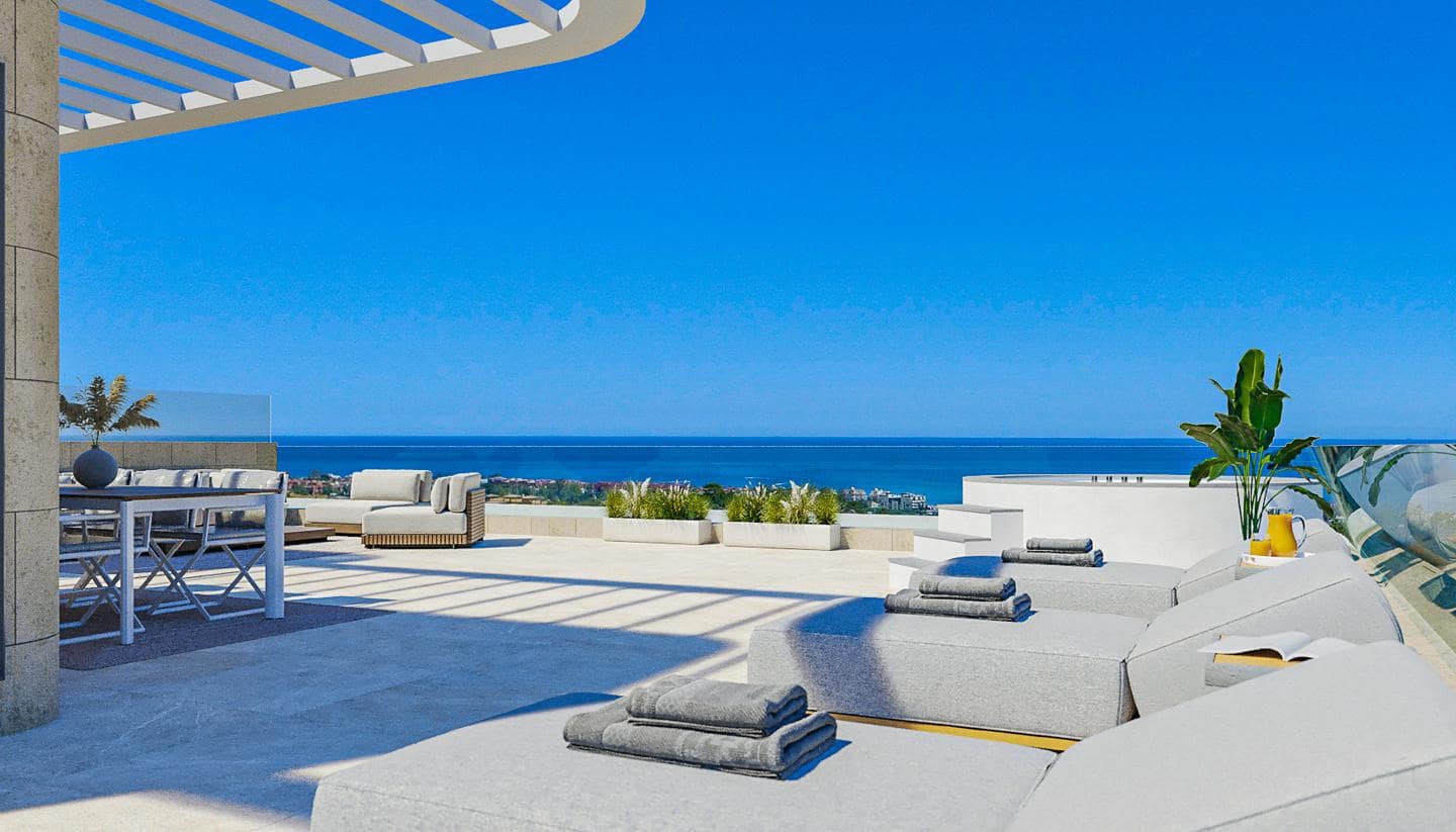 Piso de 2 habitaciones en Estepona en venta con piscina garaje - 686.000 € (Ref: 9415322)