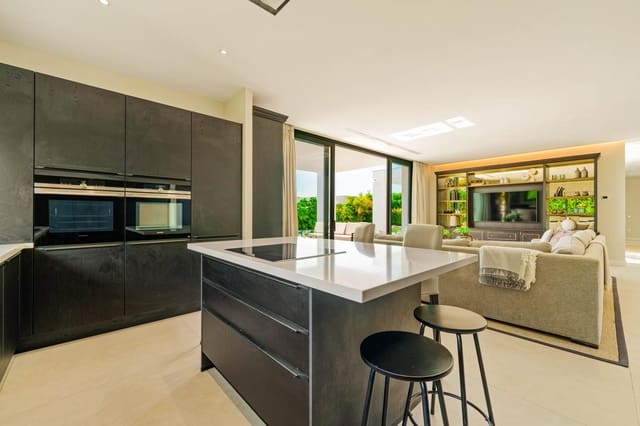 6 bedroom Villa for sale in Marbella with pool garage - € 4,695,000 (Ref: 9421604)