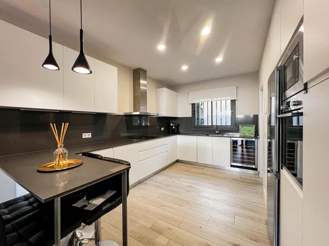 3 slaapkamer Villa te koop in Sotogrande Alto, San Roque met zwembad garage - € 775.000 (Ref: 9424176)